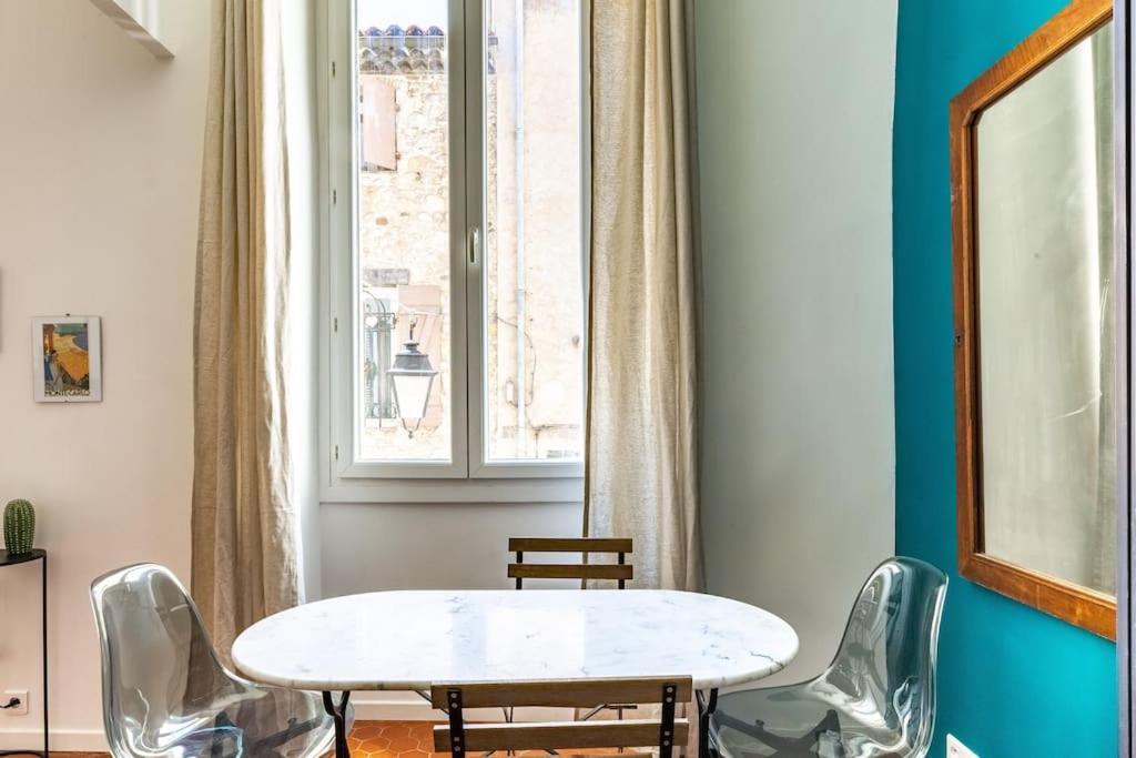Appartement Authentique Situe En Plein Centre D'Antibes Exterior foto